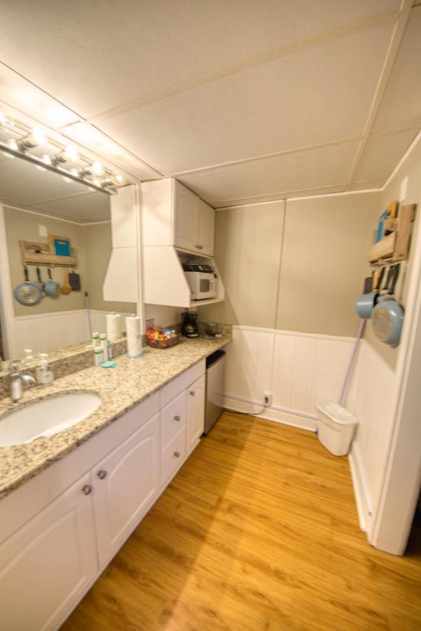 Waterway View Studio 2 W/ Pool, 1 Mile To Wrightsville Beach Wilmington Luaran gambar