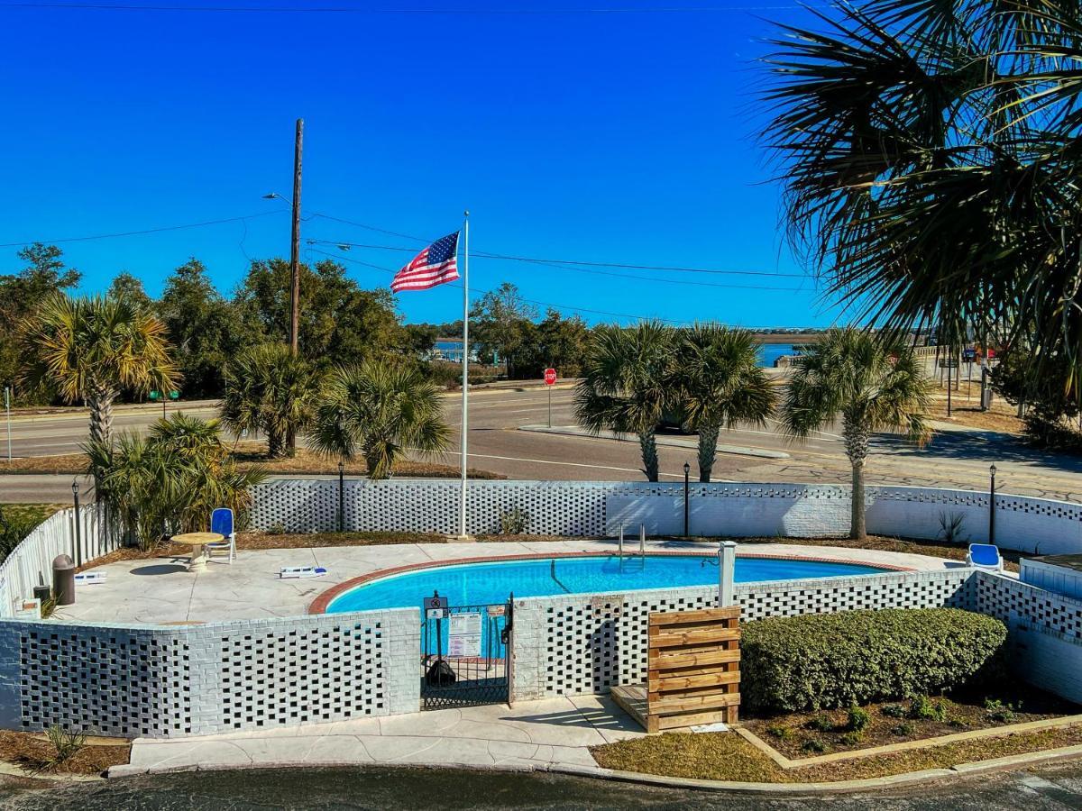 Waterway View Studio 2 W/ Pool, 1 Mile To Wrightsville Beach Wilmington Luaran gambar